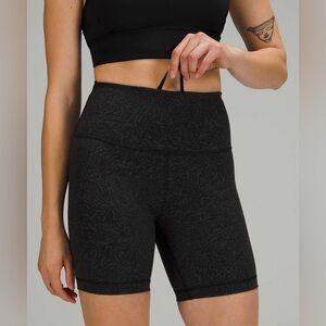 Lululemon Wunder Train High-Rise Short 6”